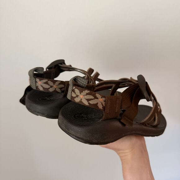 Chaco’s Kids Floral Strap Sandals Sz 2 Youth - Picture 3 of 6